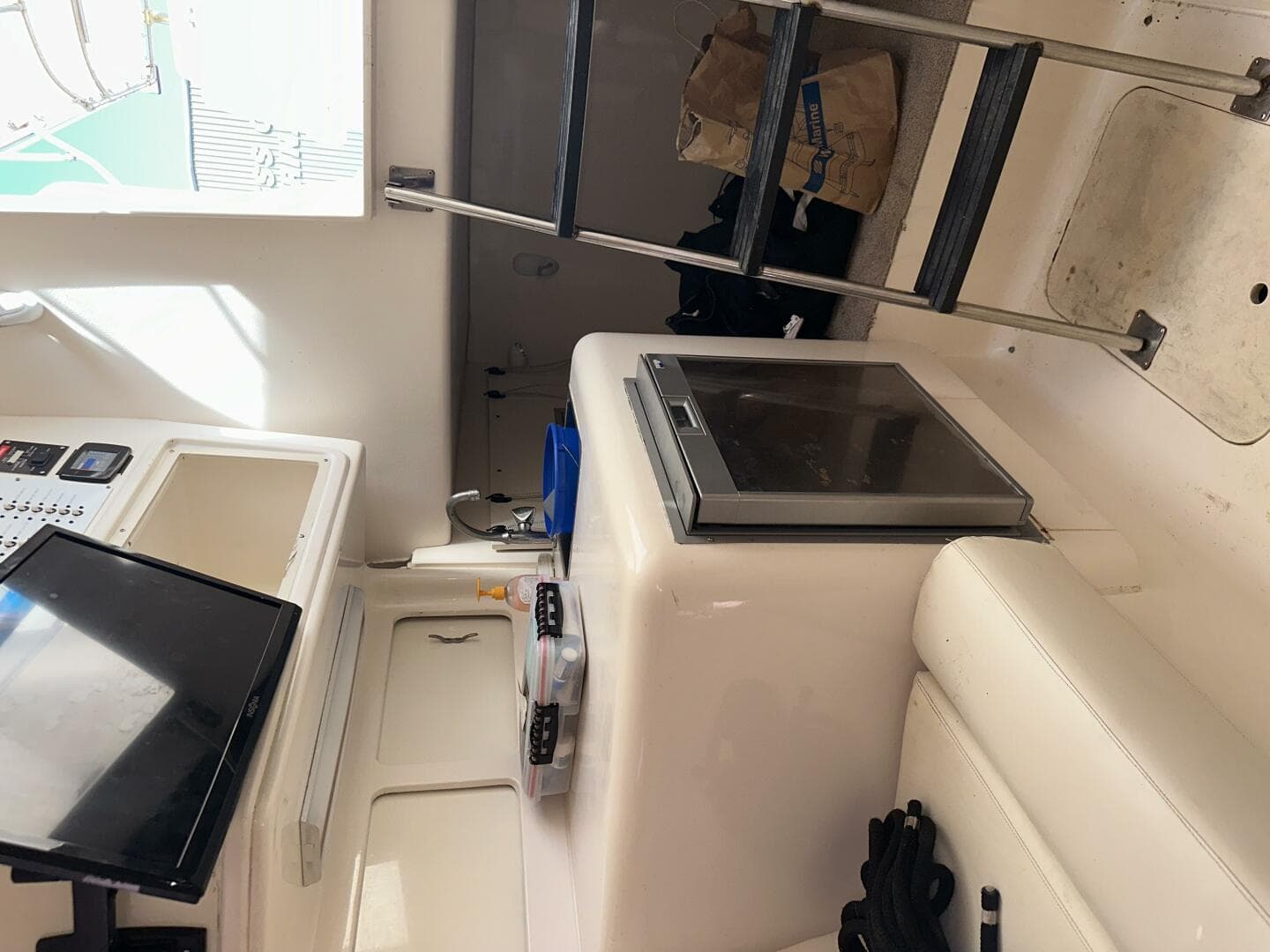 1994 Intrepid 376 Walkaround