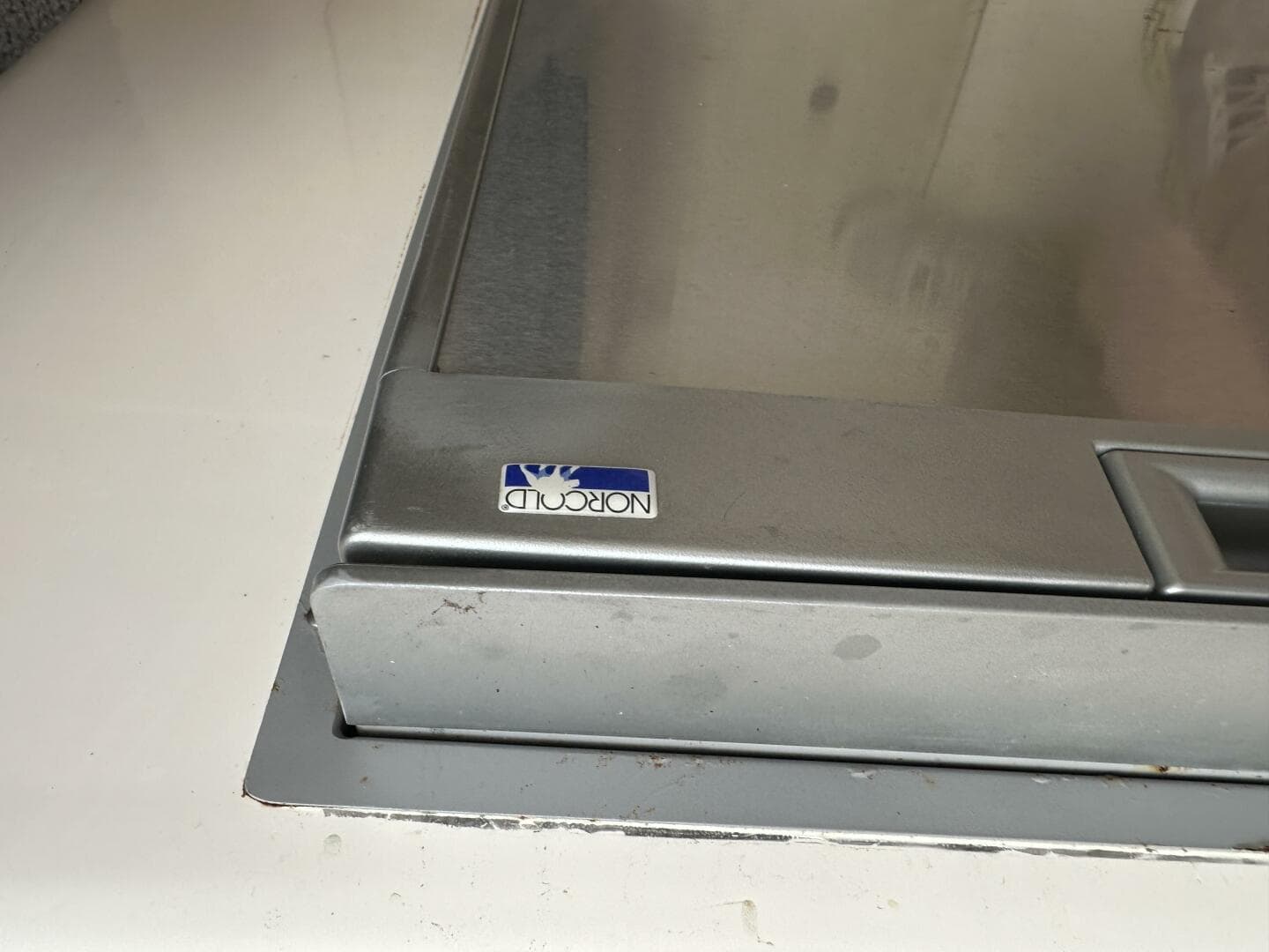 1994 Intrepid 376 Walkaround