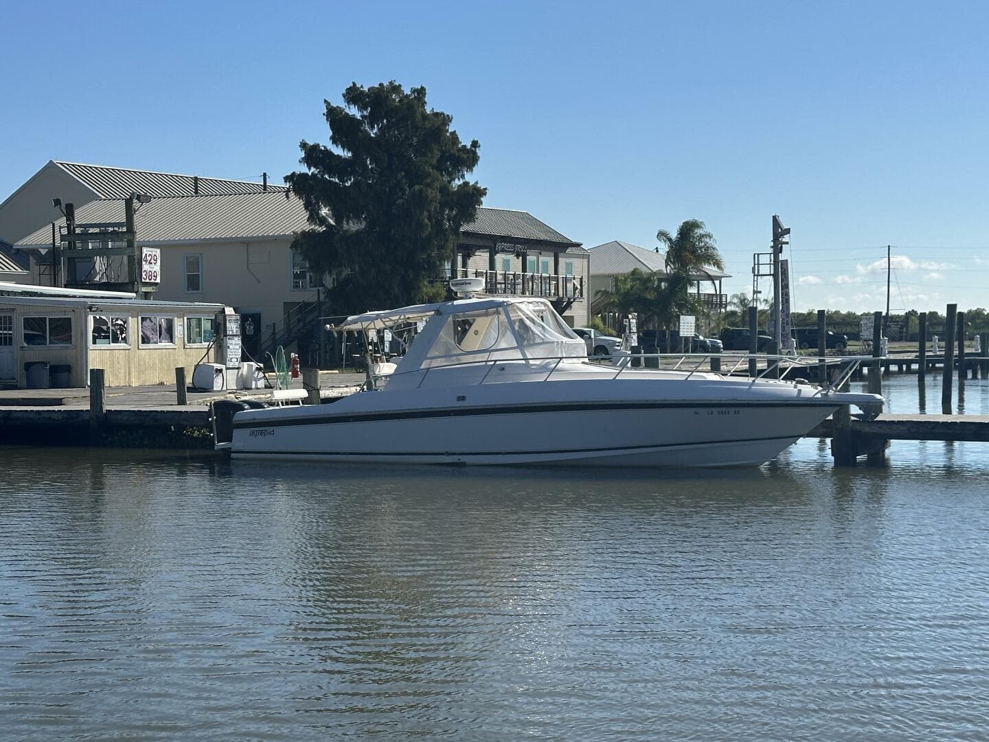 1994 Intrepid 376 Walkaround