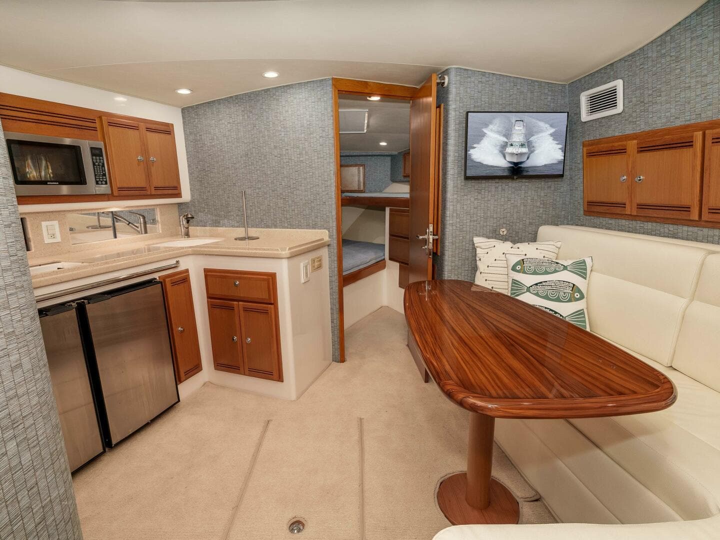 2008 Cabo 38 Express SHOW TIME 