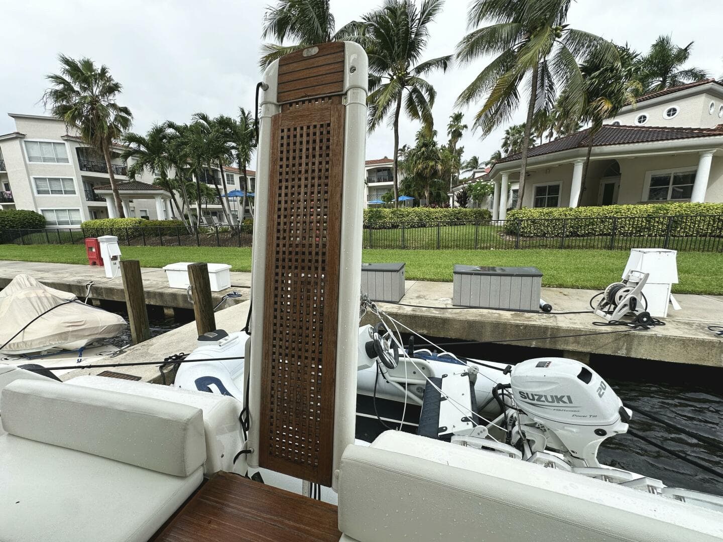 2014 Ferretti Yachts 530