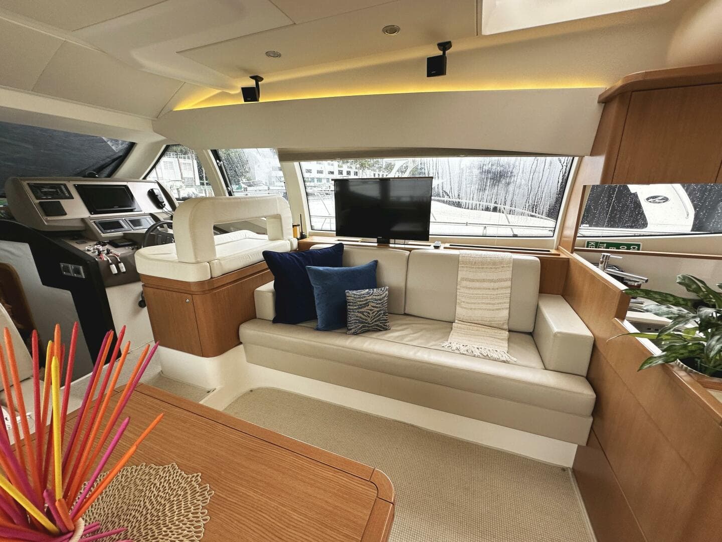 2014 Ferretti Yachts 530