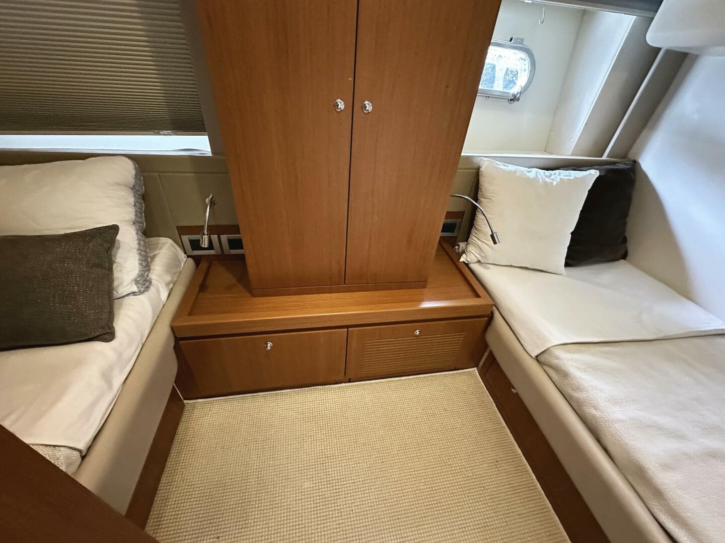 2014 Ferretti Yachts 530