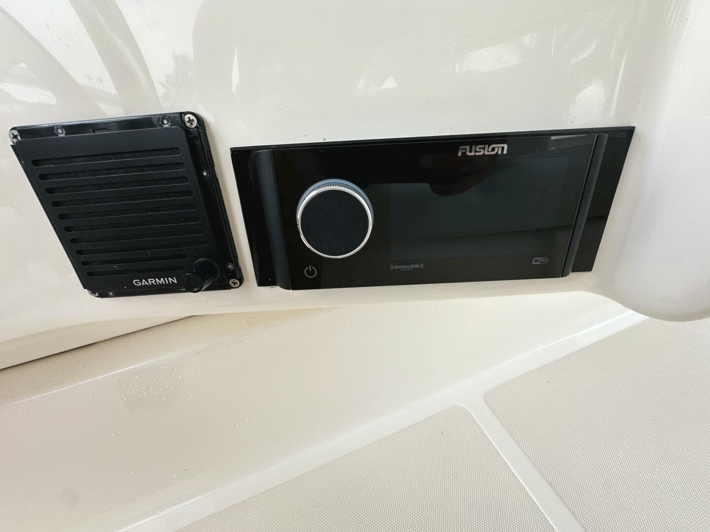 2014 Ferretti Yachts 530