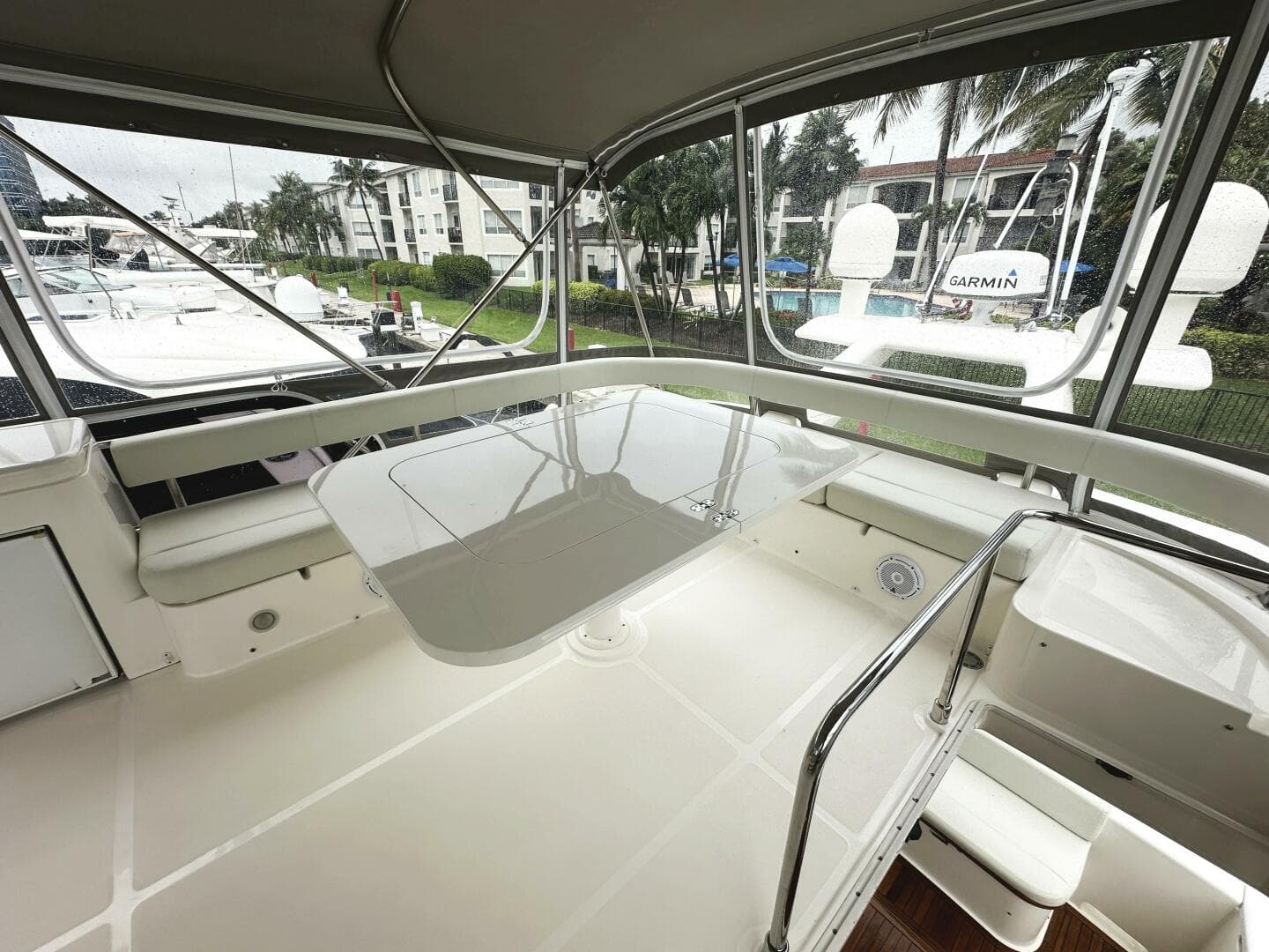 2014 Ferretti Yachts 530