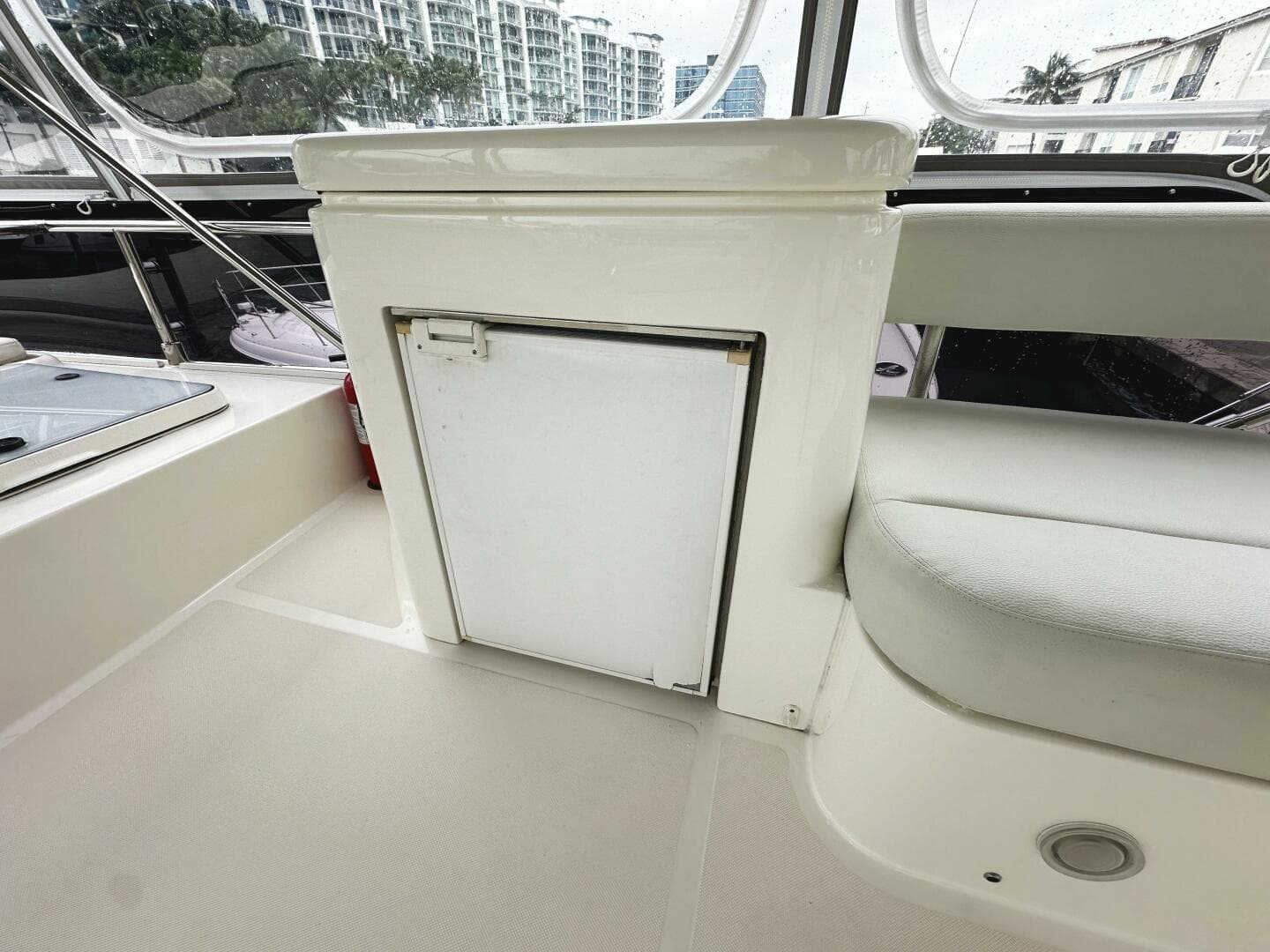 2014 Ferretti Yachts 530