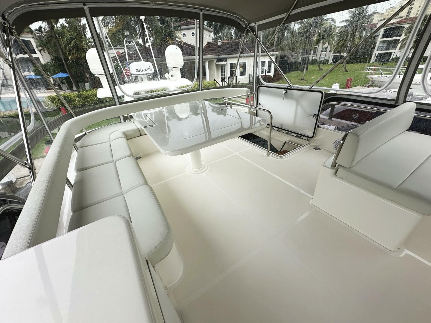 2014 Ferretti Yachts 530