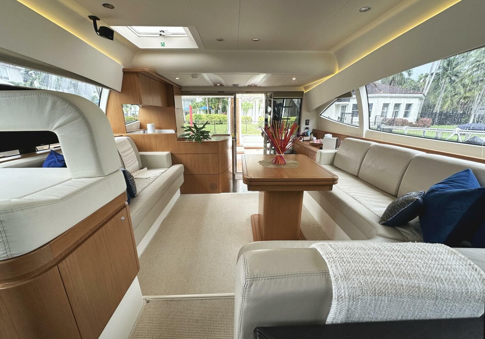 2014 Ferretti Yachts 530
