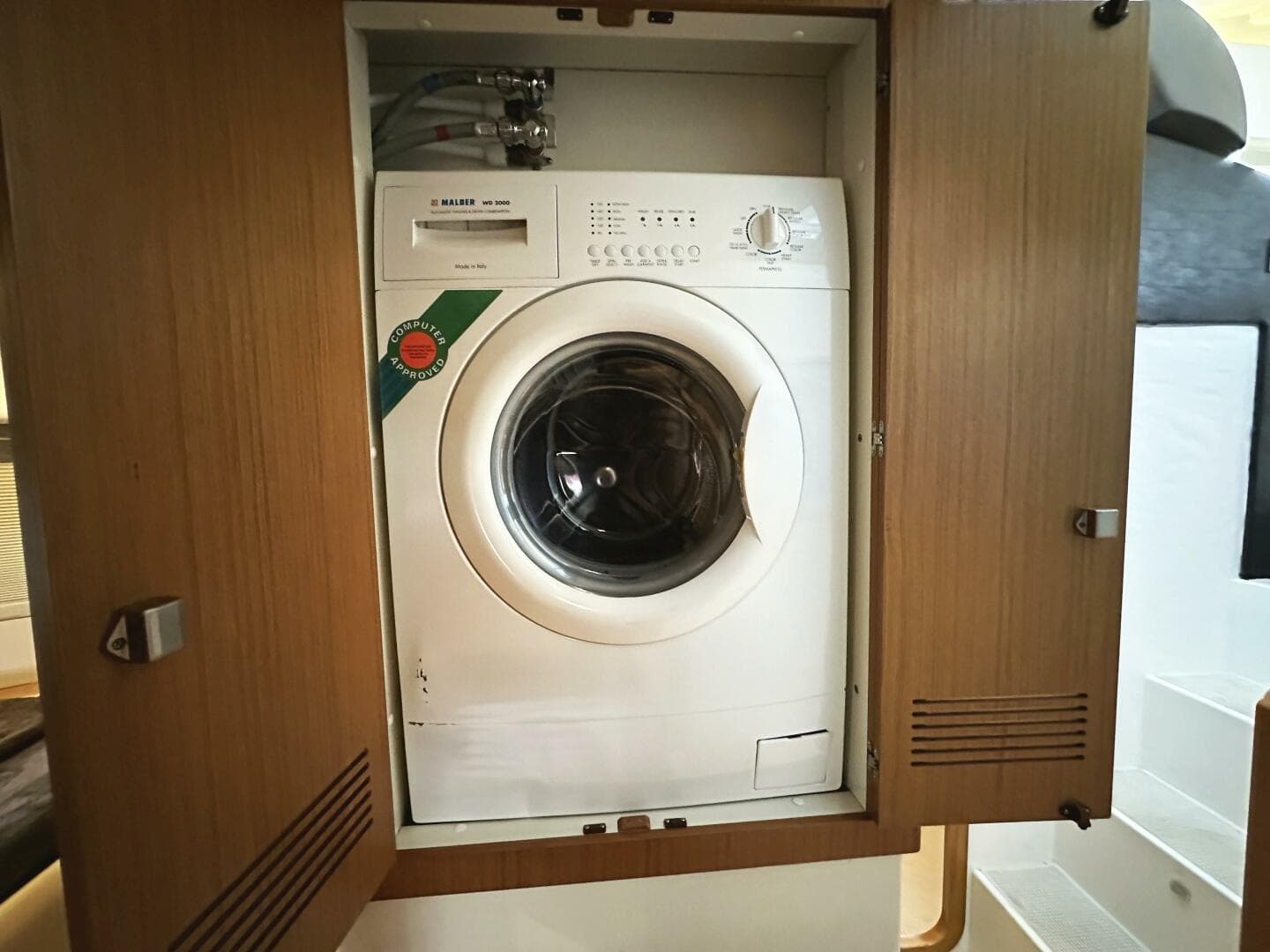 2014 Ferretti Yachts 530