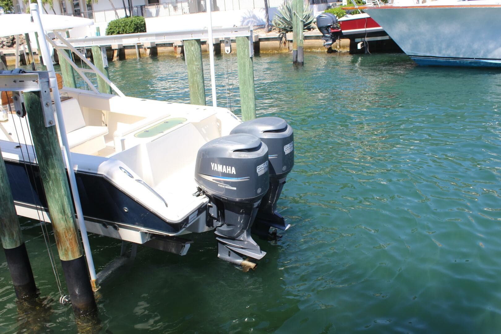 2008 Pursuit 3100 Sport