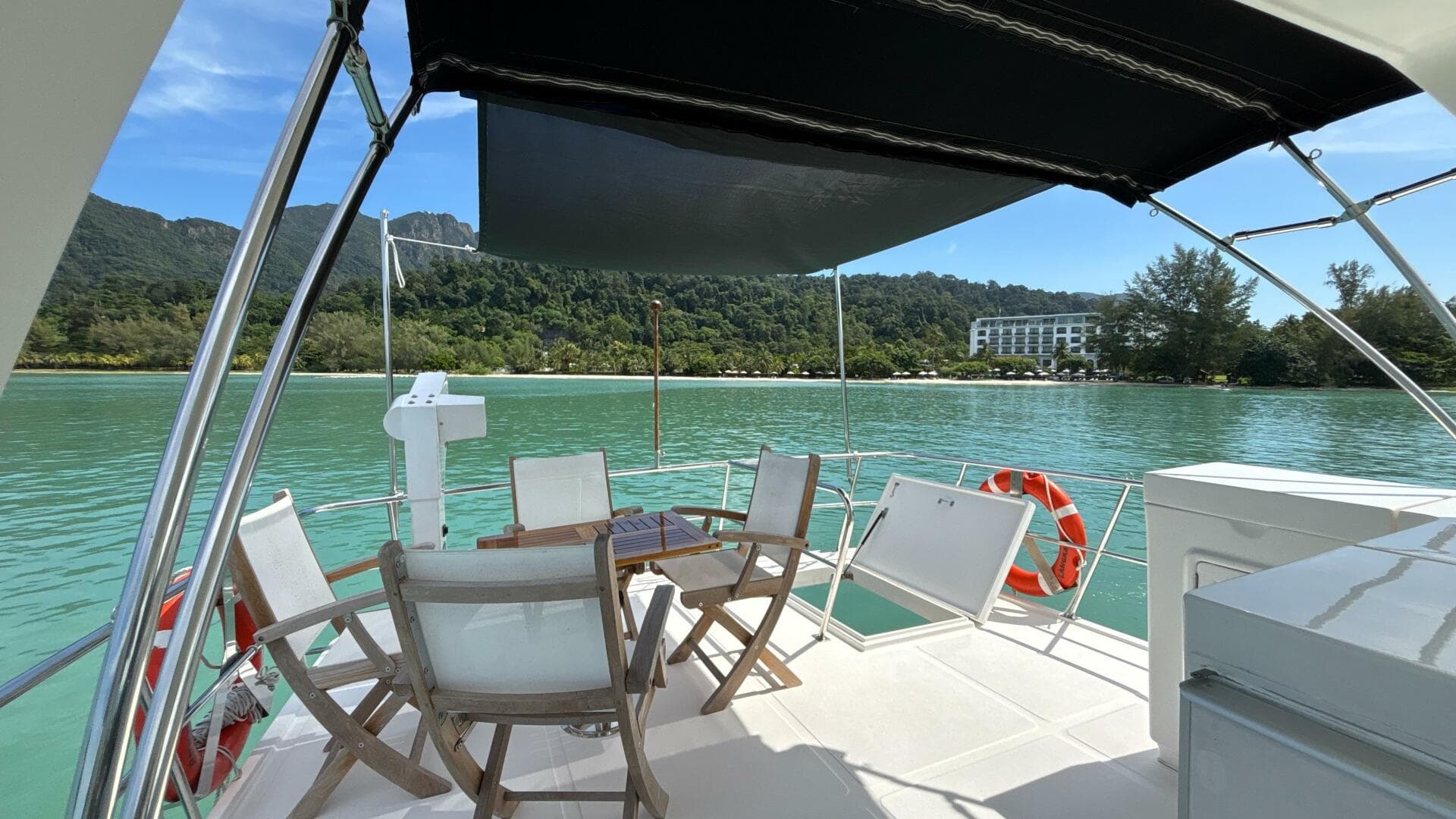 2013 Explorer Motor Yachts 40 Sedan