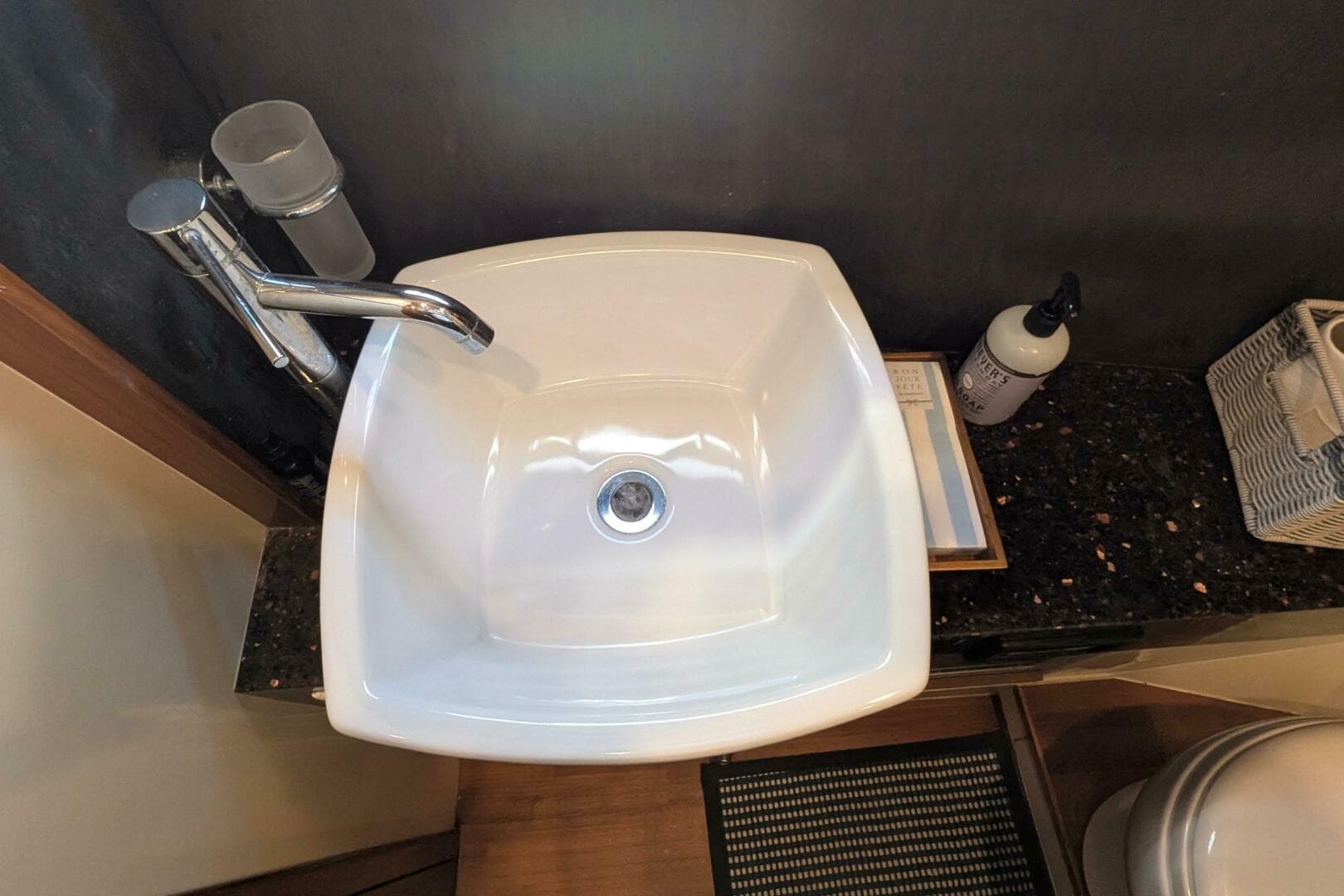 2010 Fairline Squadron