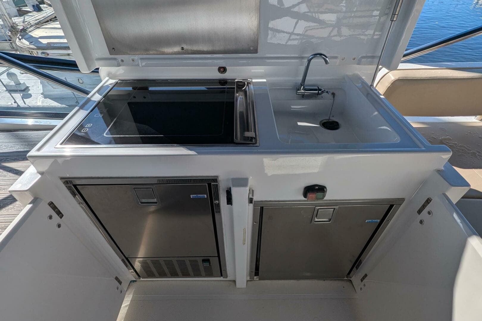 2010 Fairline Squadron