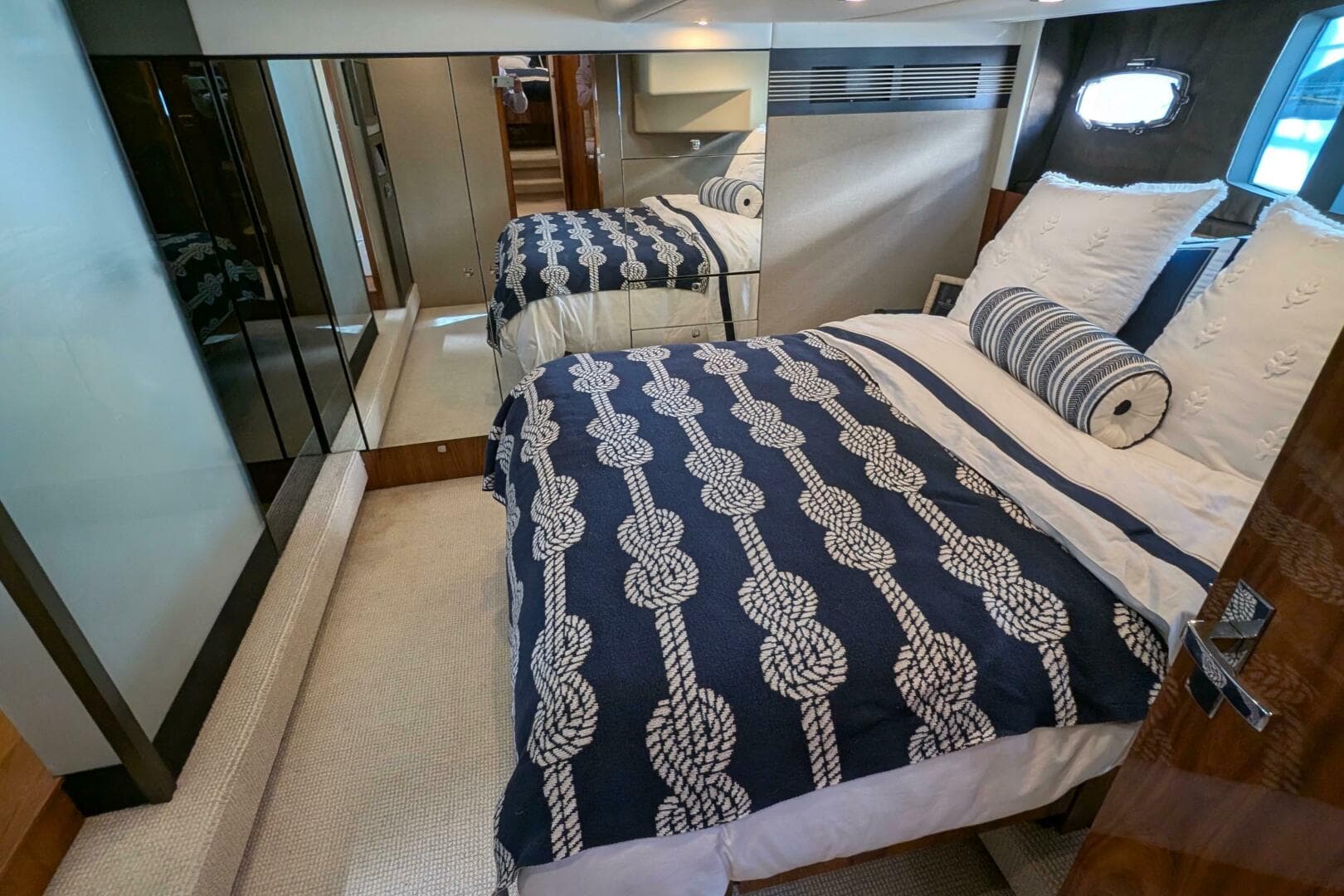 2010 Fairline Squadron