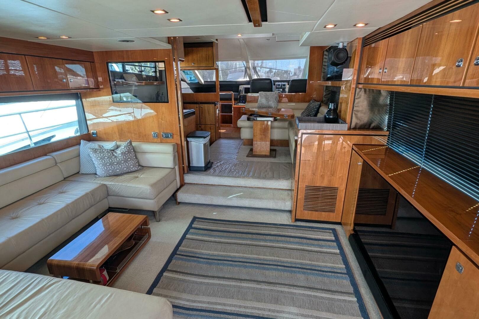 2010 Fairline Squadron