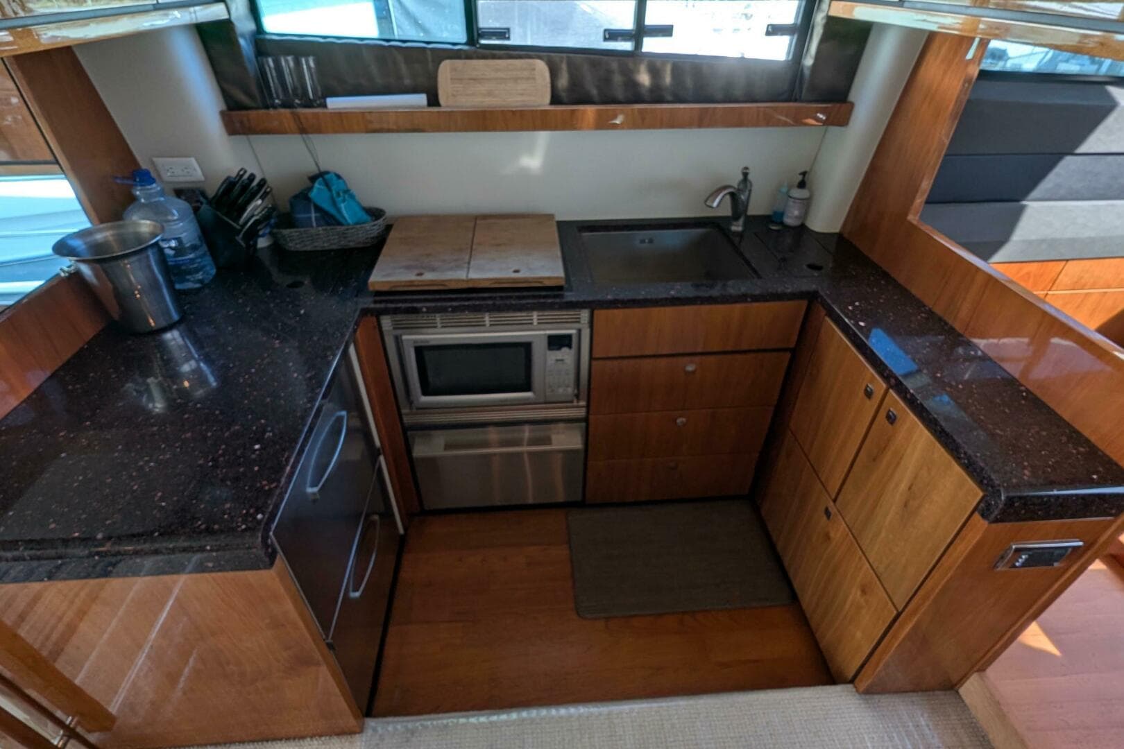 2010 Fairline Squadron