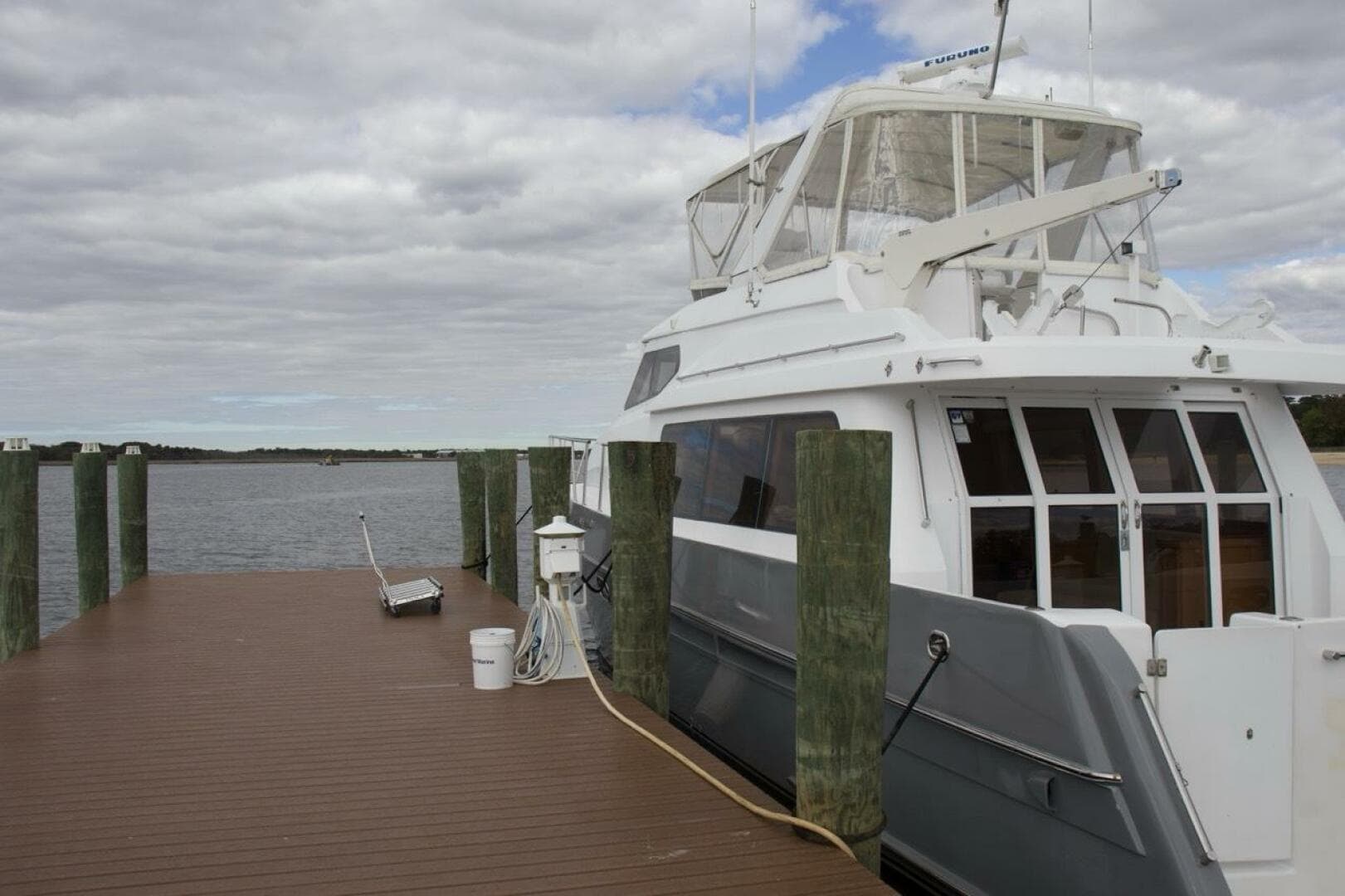 2002 McKinna 57 Pilothouse