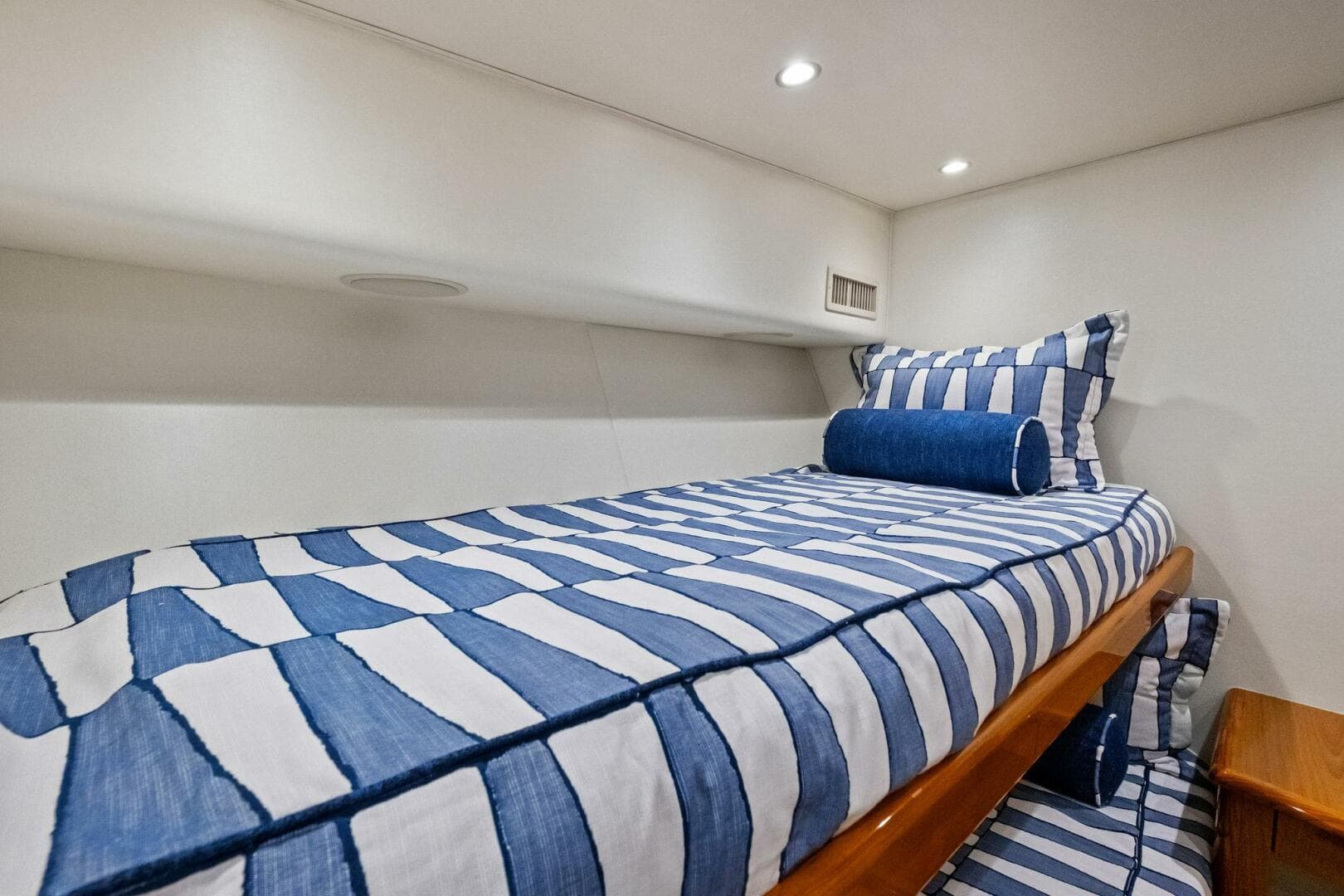 2012 82 Viking Convertible - Lady Di