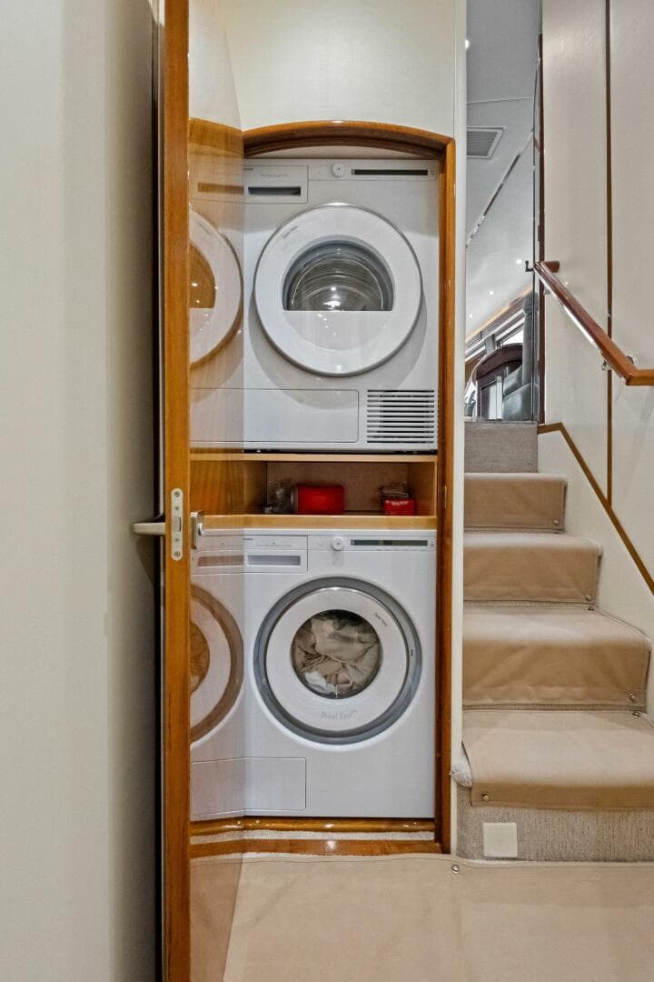 2012 82 Viking Convertible - Lady Di