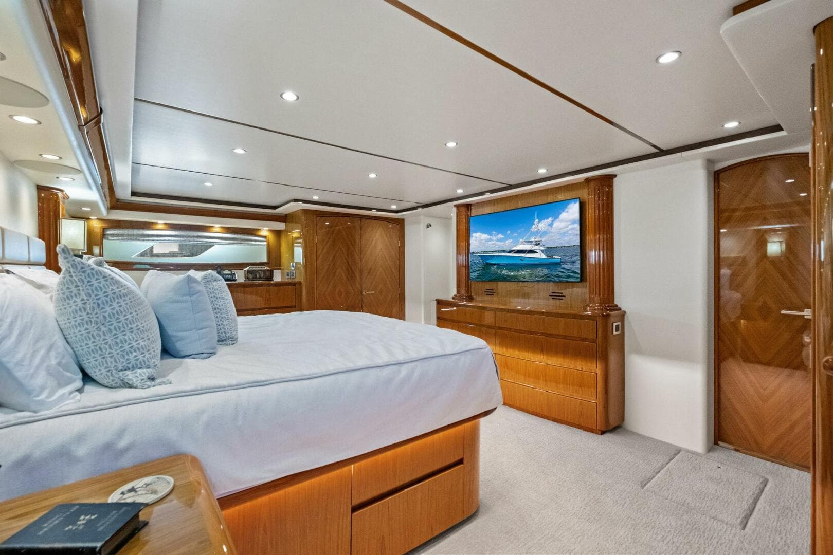 2012 82 Viking Convertible - Lady Di