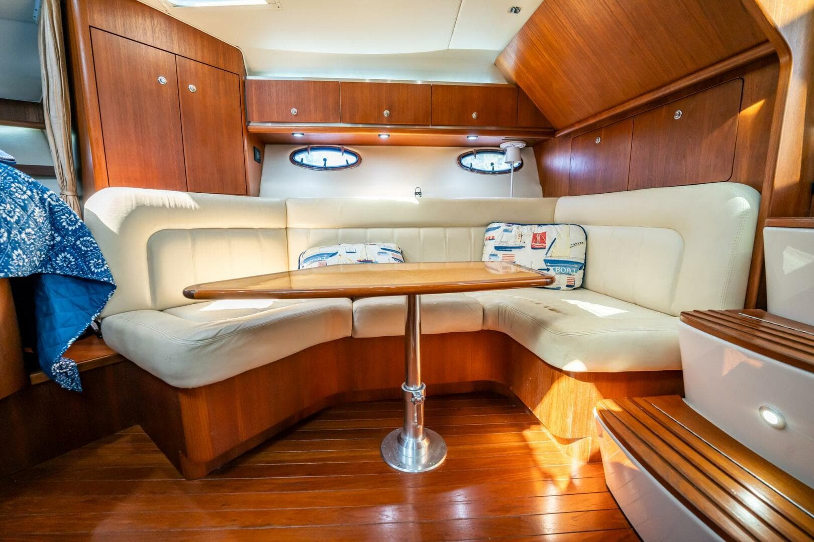 2005 Tiara Yachts 3200 Open