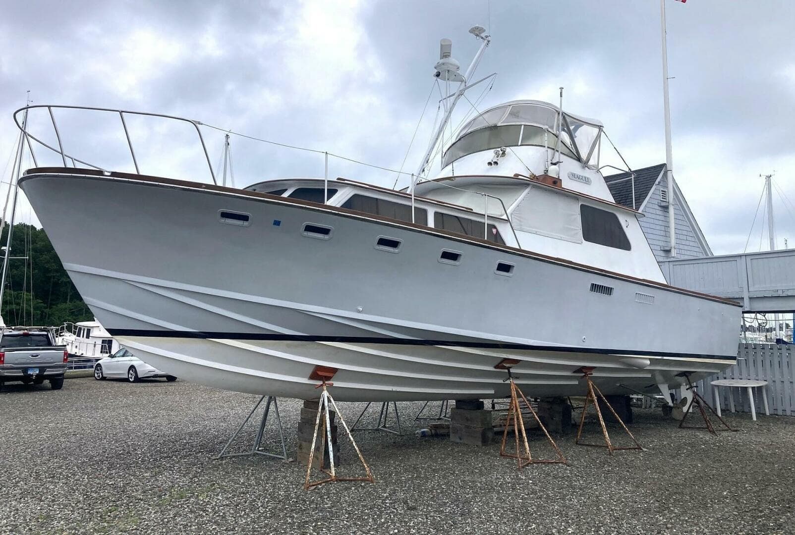1967 Custom 42’ Flybridge Cruiser