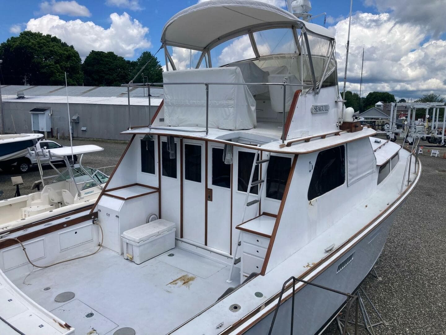 1967 Custom 42’ Flybridge Cruiser