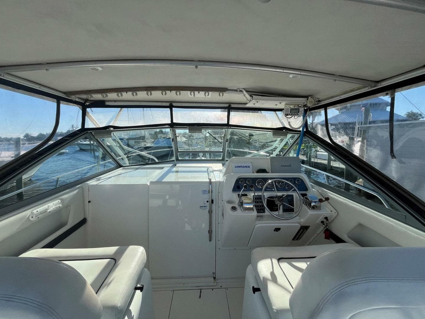 2001 Wellcraft 330 Coastal