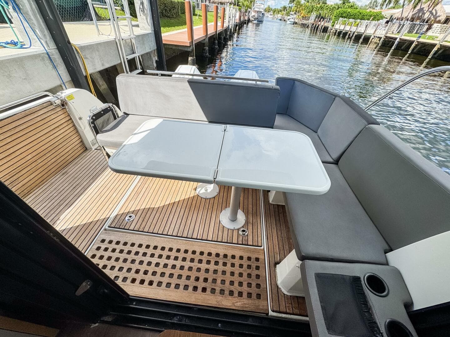 2022 Beneteau Antares 11