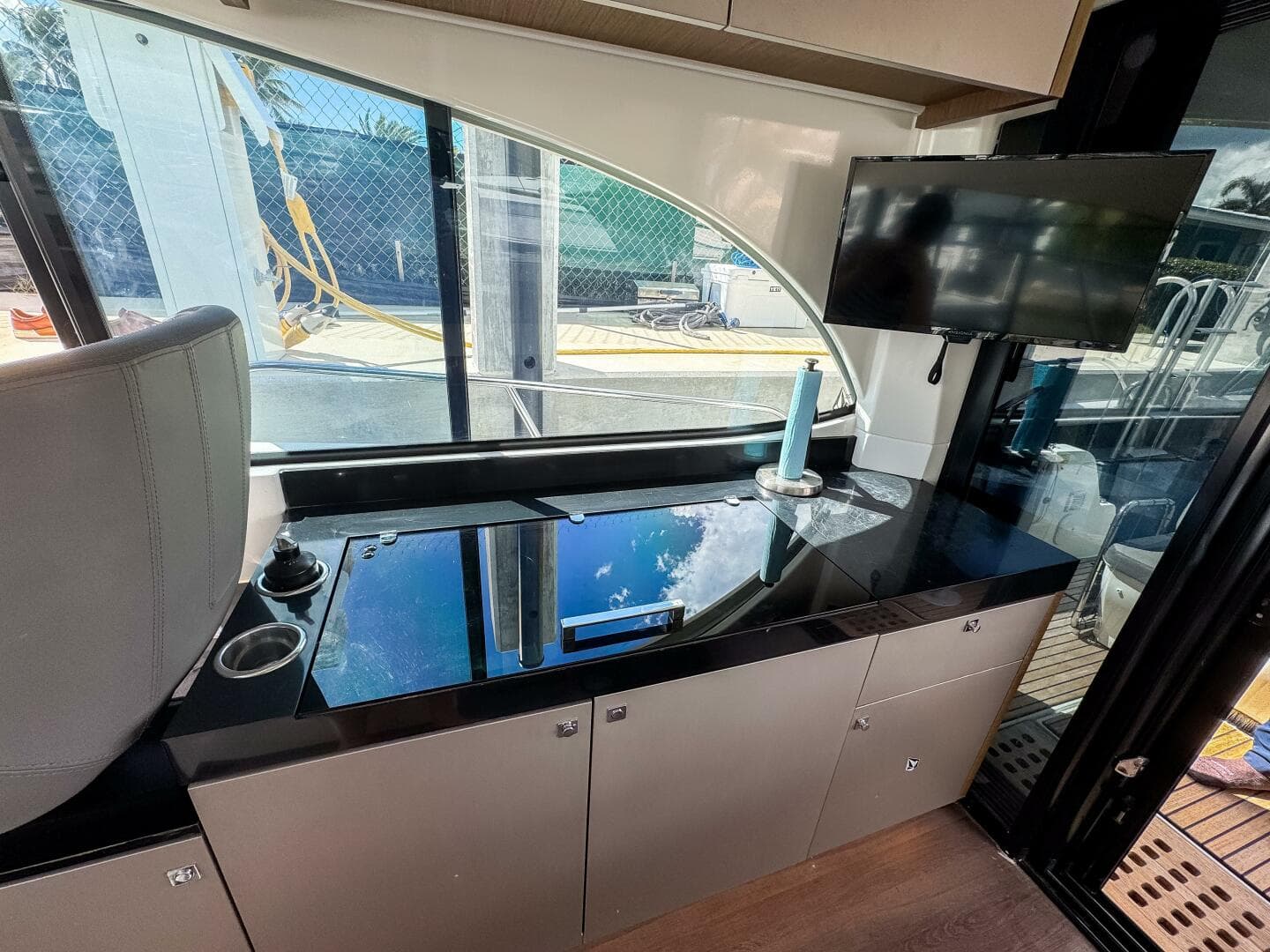 2022 Beneteau Antares 11