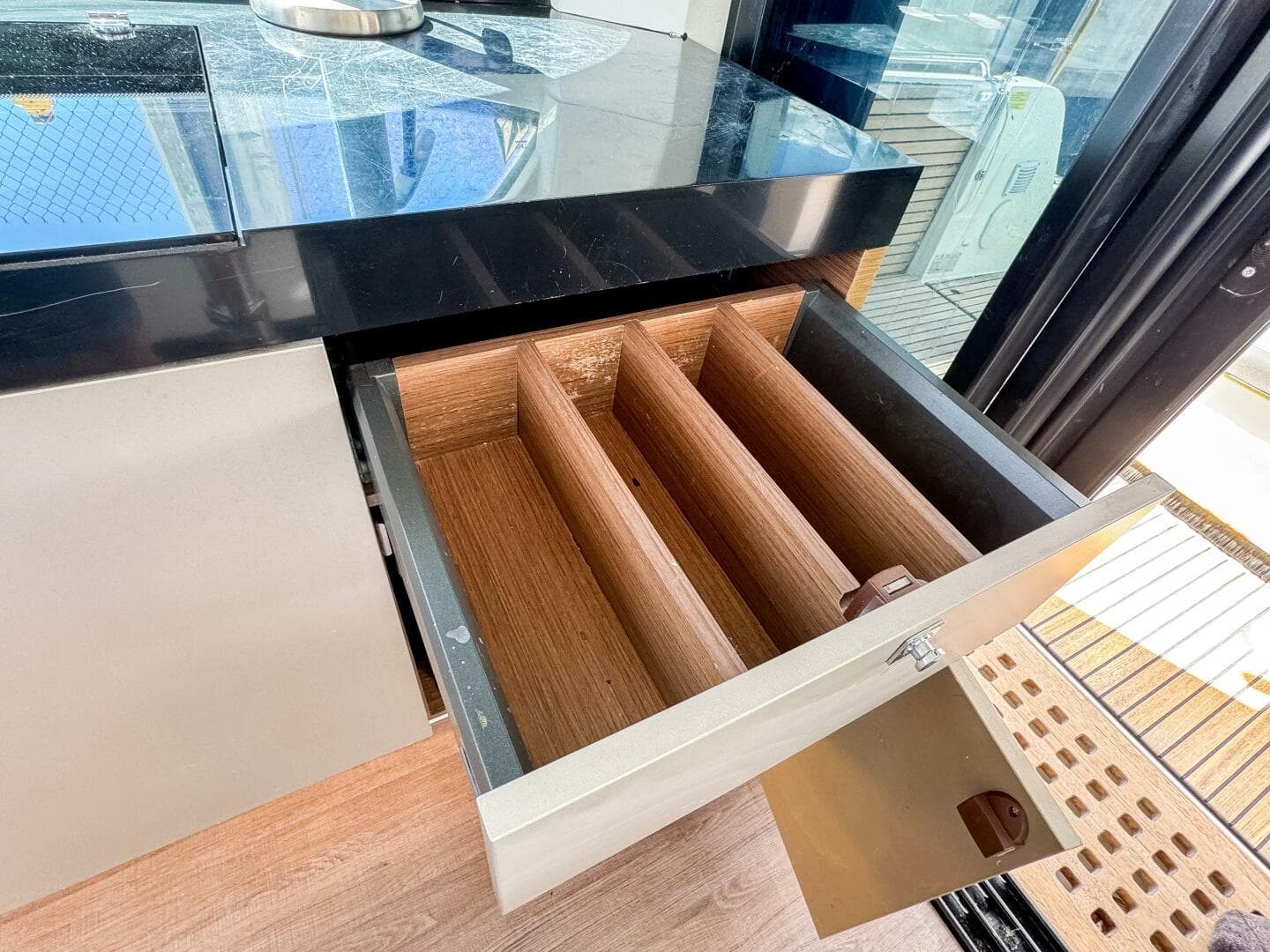 2022 Beneteau Antares 11