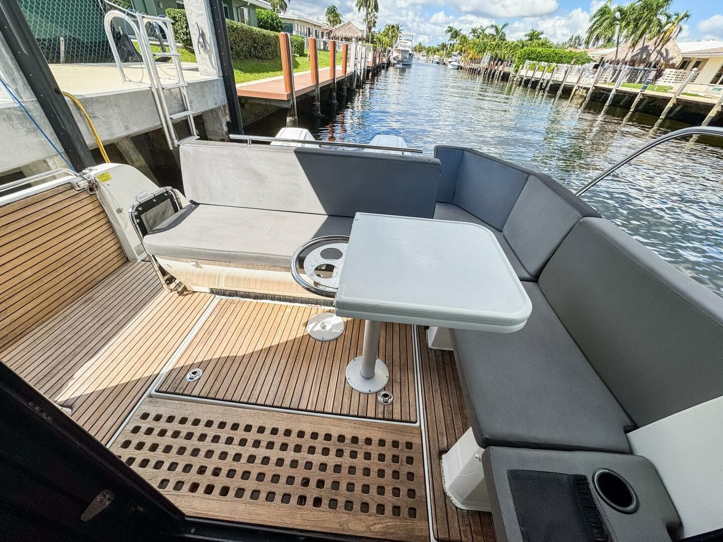 2022 Beneteau Antares 11