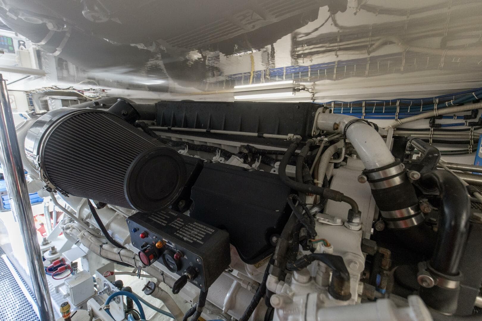 2008 60 Hatteras Blacksmith Engine Room (3)