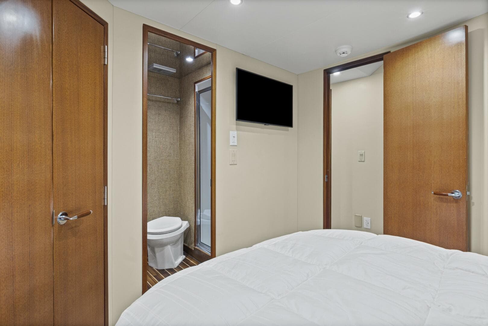 2008 60 Hatteras Blacksmith Master Stateroom (2)