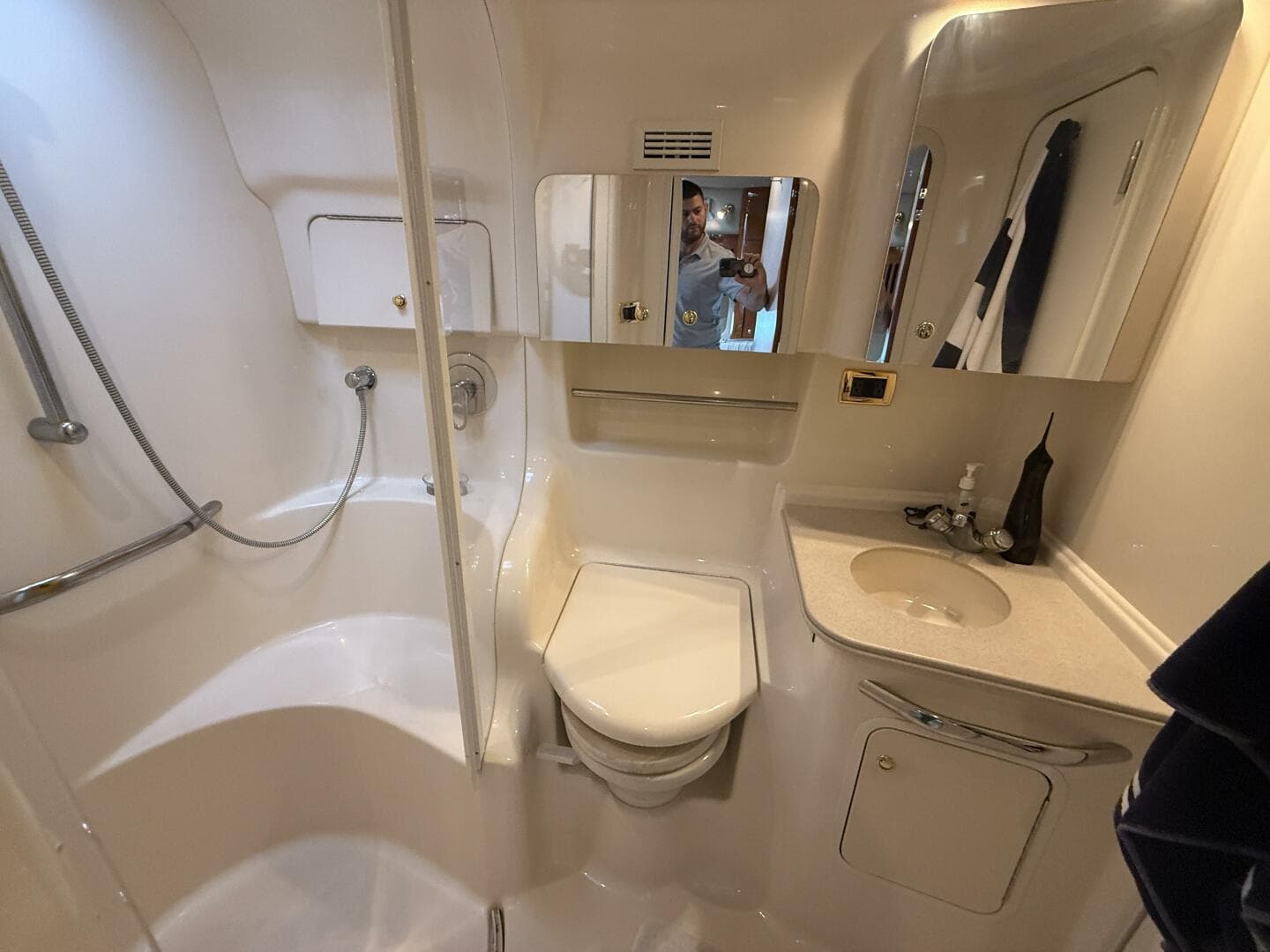 2001 Sea Ray 410 Sundancer