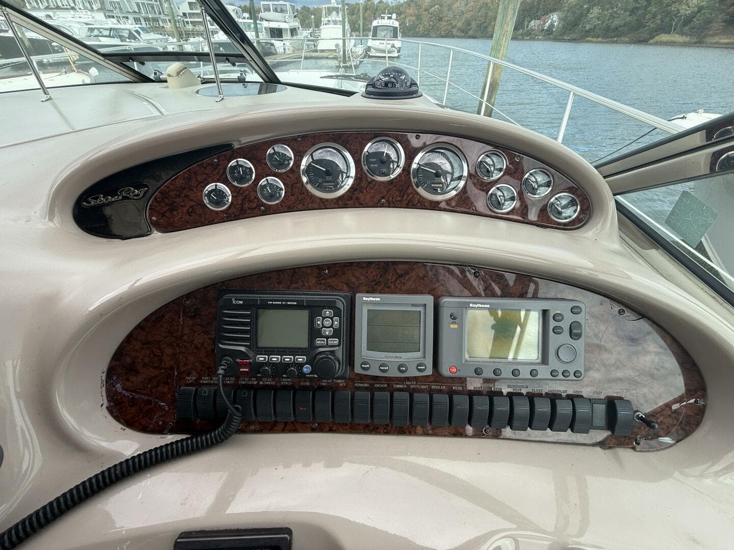 2001 Sea Ray 410 Sundancer