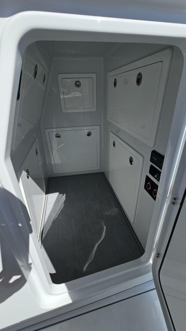 2025 Costa Custom 34SV