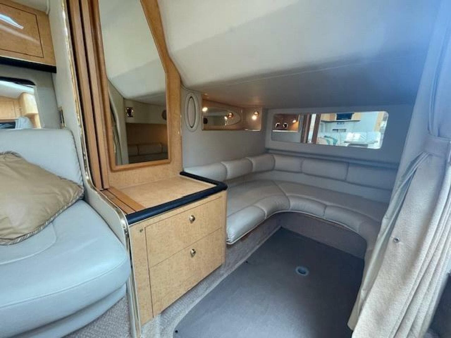 1998 Sea Ray 370 Sundancer