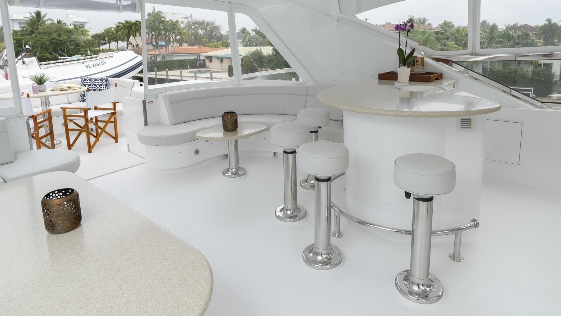 Hatteras 80 Gallopin- Flybridge