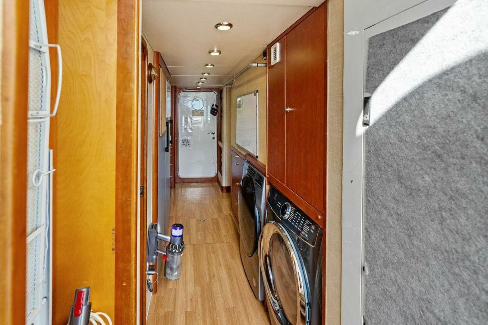 2001 West Bay 103 Sonship