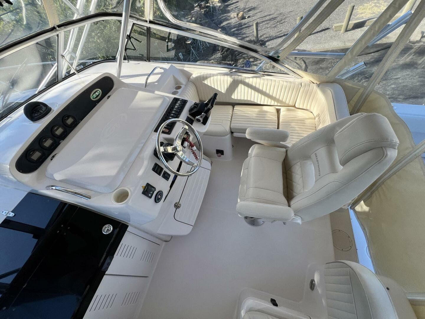 2004 Grady-White Express 330