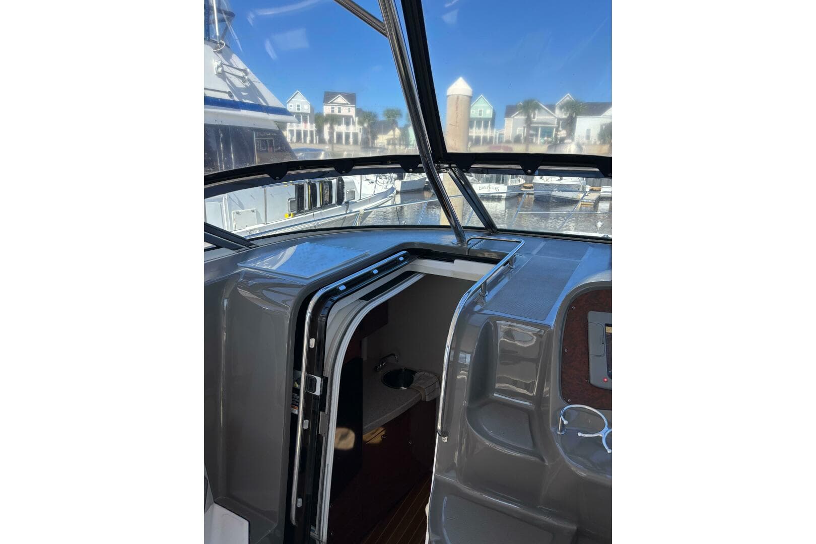 2007 Regal 3760 Sportyacht