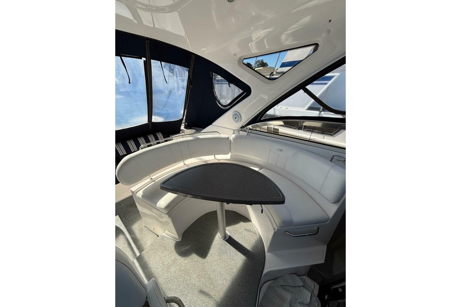 2007 Regal 3760 Sportyacht