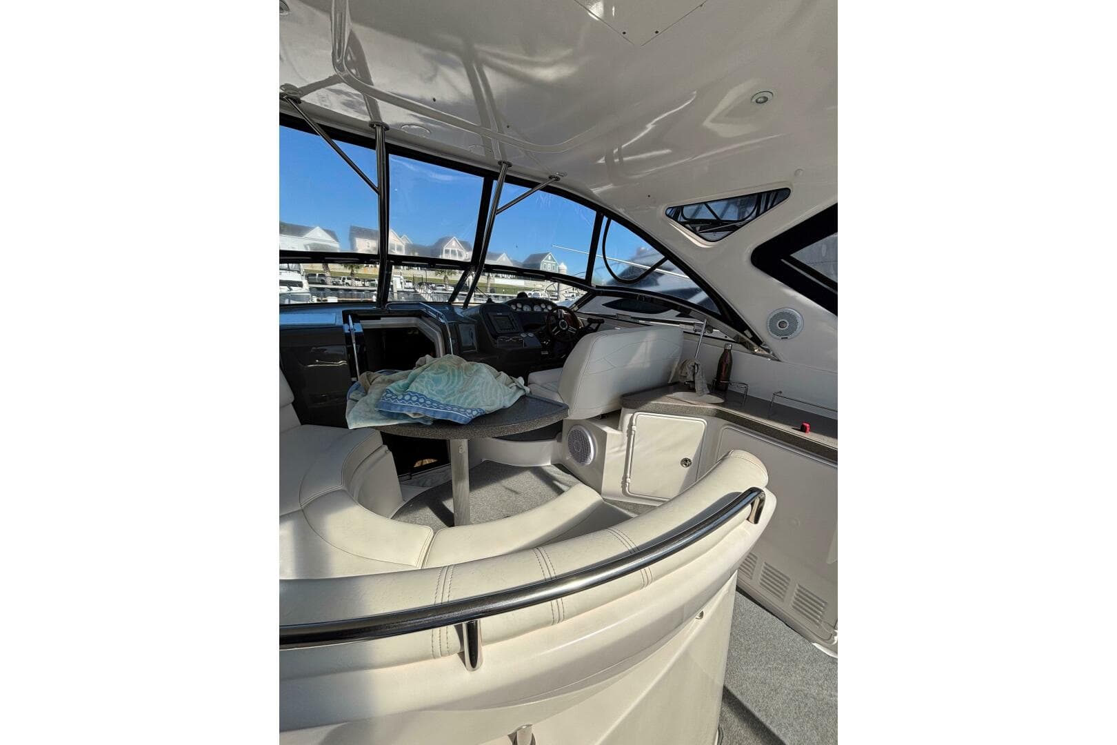 2007 Regal 3760 Sportyacht