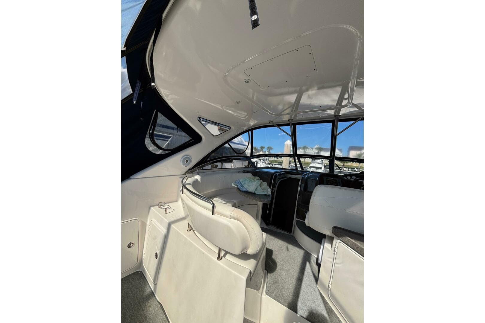 2007 Regal 3760 Sportyacht