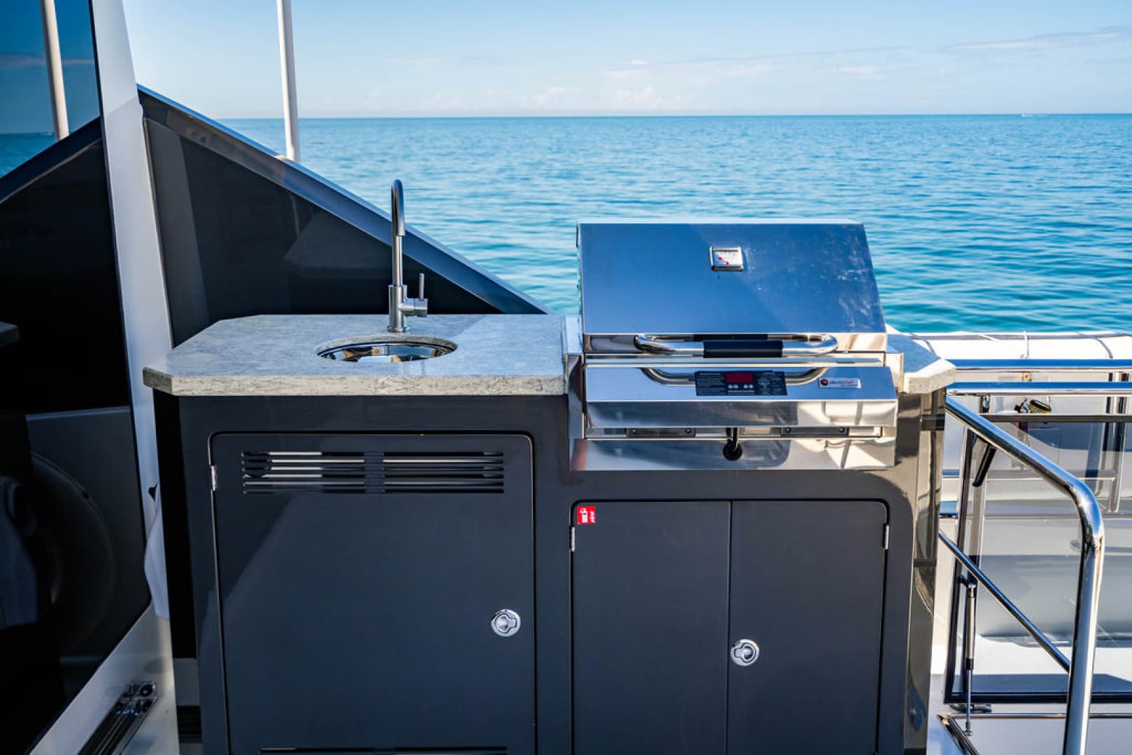 2020 Ocean Alexander 84R