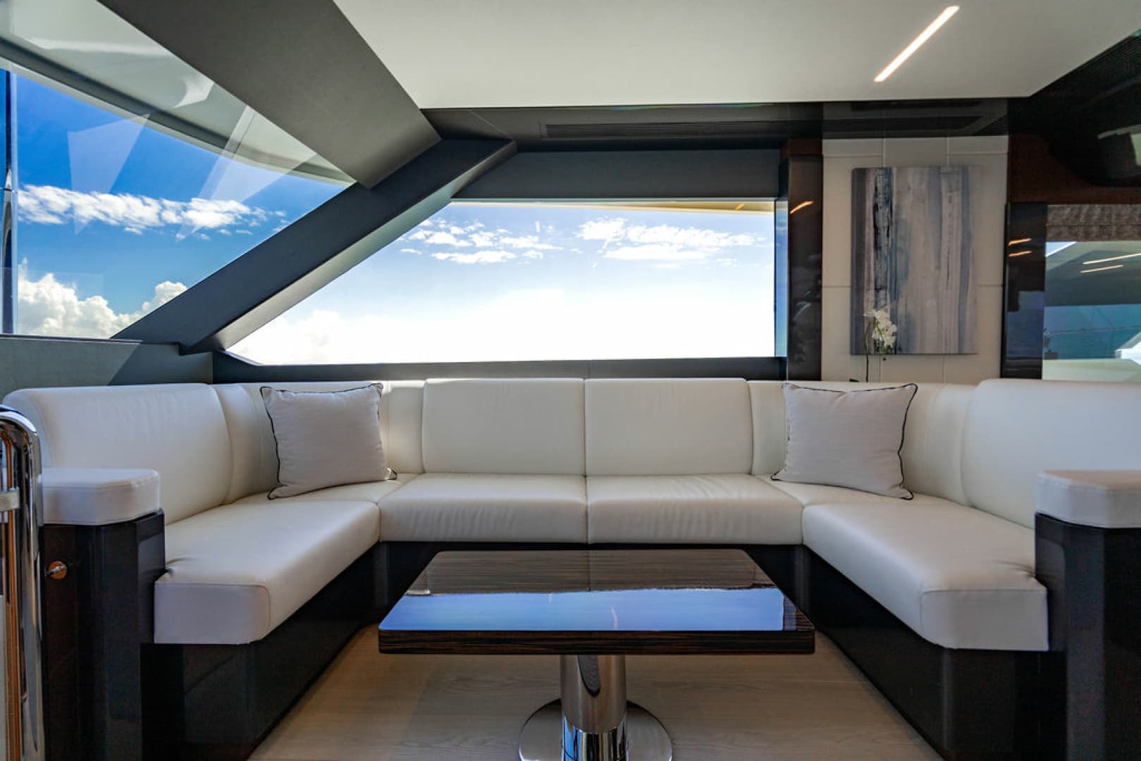 2020 Ocean Alexander 84R