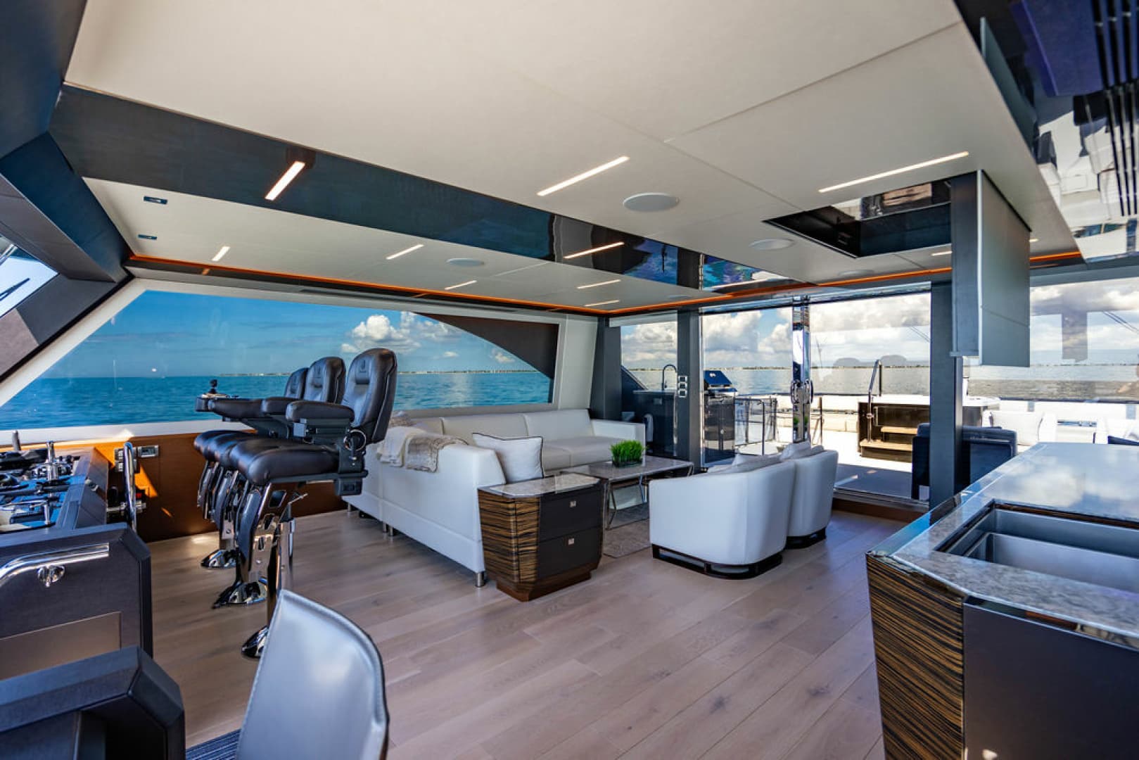 2020 Ocean Alexander 84R