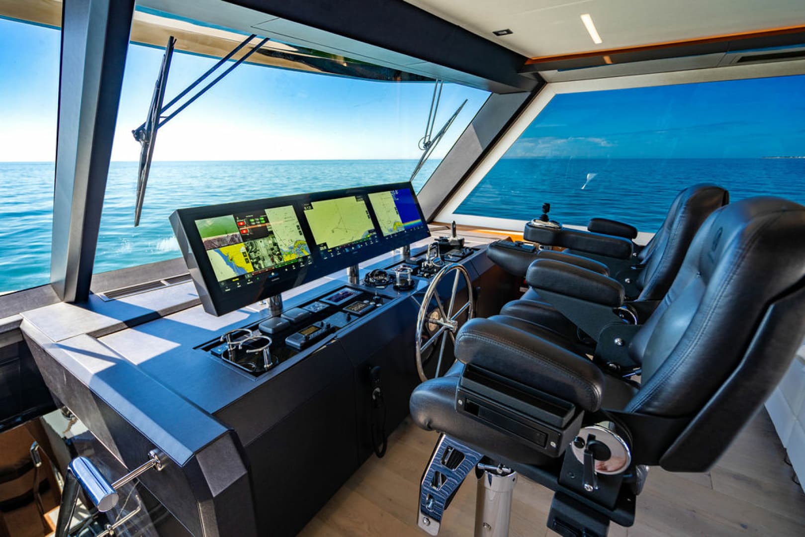2020 Ocean Alexander 84R