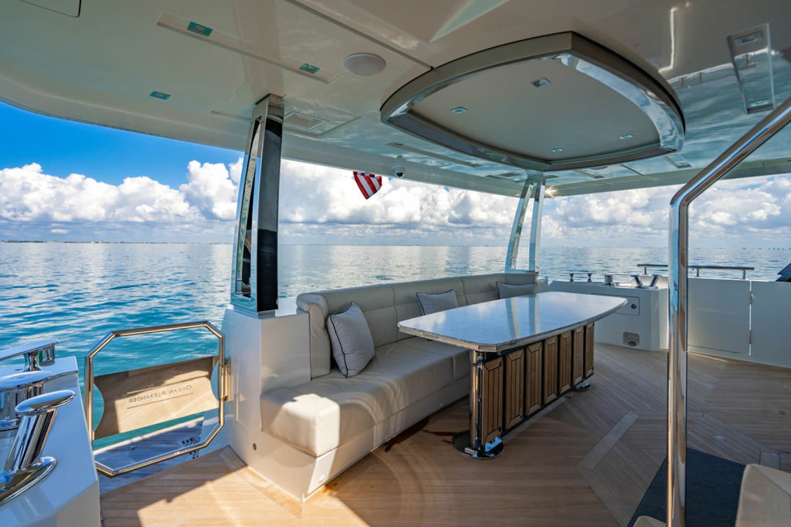 2020 Ocean Alexander 84R